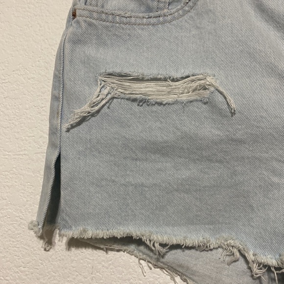 Levi's 501 NWT Grey Wash High Rise Raw Hem Jean Shorts Size 29 - Picture 5 of 9